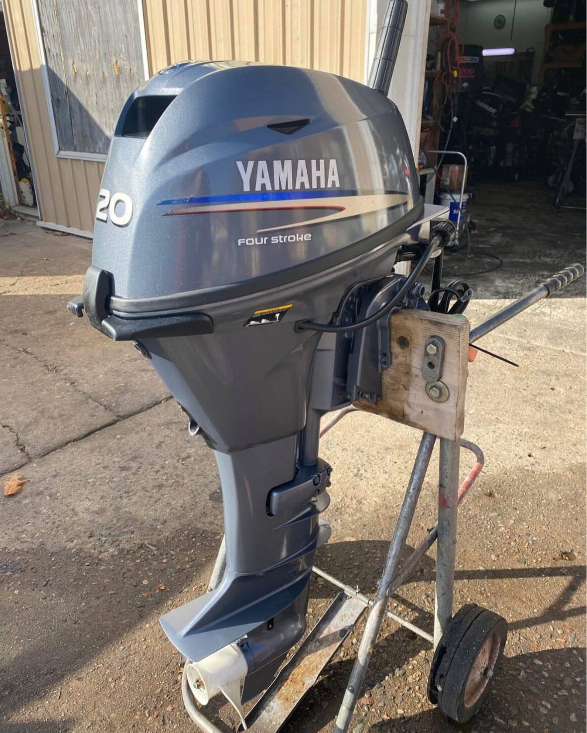 Used Yamaha 20 HP 4-Stroke Long Shaft Tiller Outboard Motor Used Yamaha 20 HP 4-Stroke Long Shaft Tiller Outboard Motor